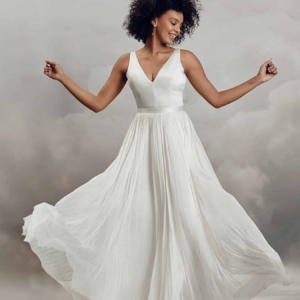 Anika, robe de mariée Catherine Deane, au showroom Queen to be